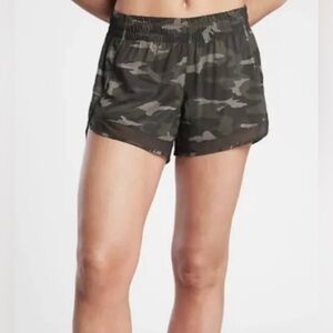 Athleta Printed‎ Mesh Racer Run Shorts Women's Size S Black & Grey Camo Lux